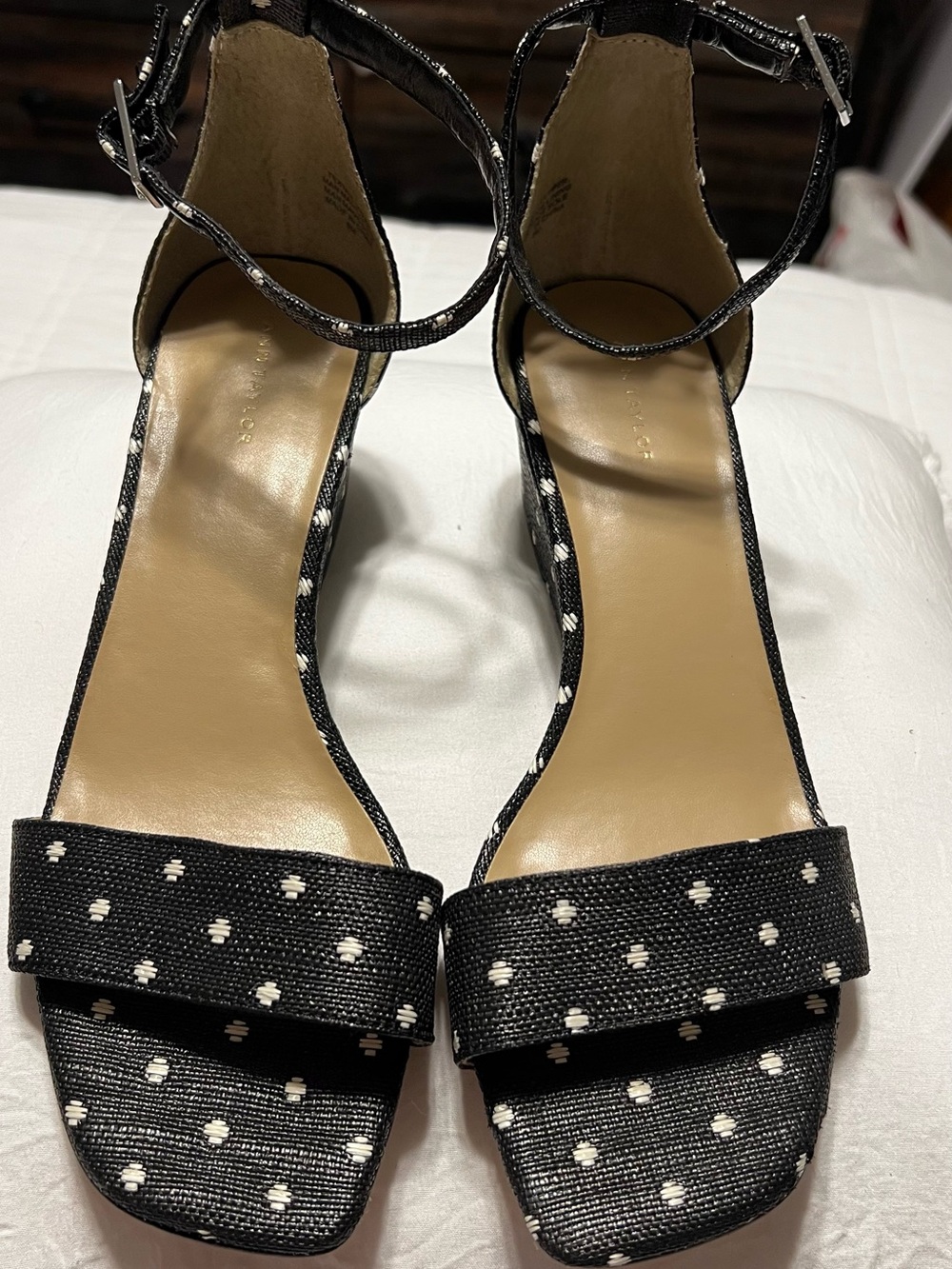 Ann Taylor Amma BW Polka Dot Wedge Sandals | Women’s 8